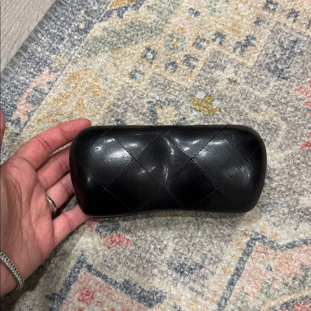 CHANEL Black Quilted Leather Sunglasses Case with CC Logo - Picture 5 of 8